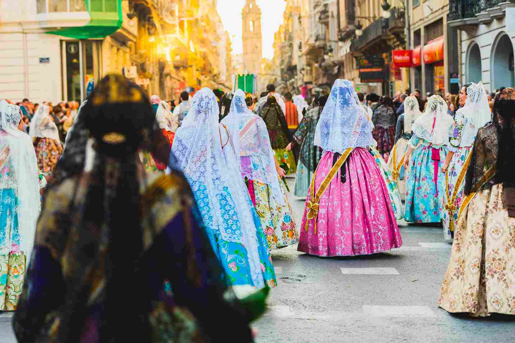 En este momento estás viendo Corpiños de fallera confeccionados: Belleza y comodidad a tu medida